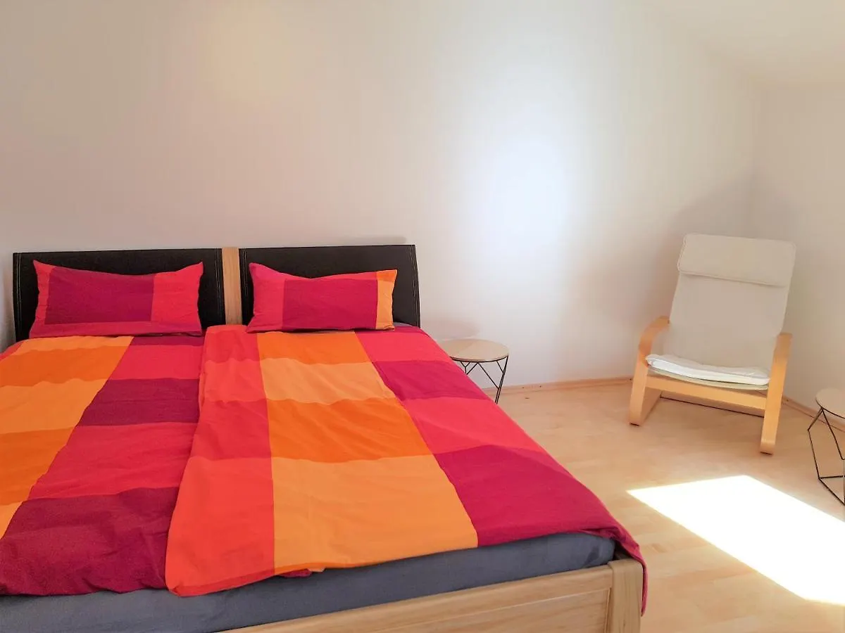 Schones Zimmer In Privatwohnung An Der U-Bahn, Geteiltes Bad, Eigenes Wc Munich Germany